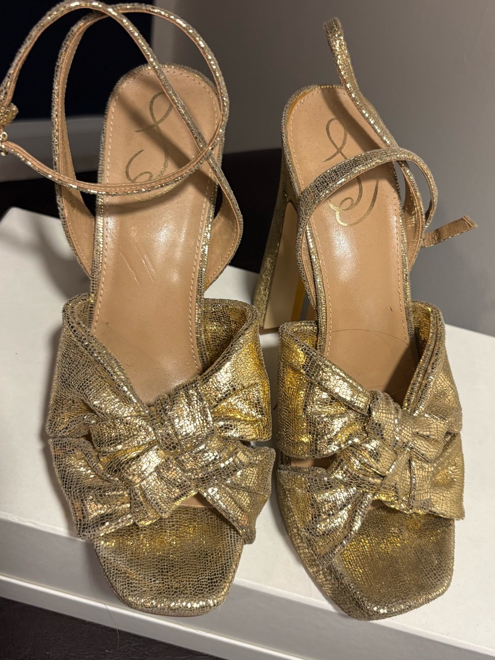 Sam Edelman Gold Platform Block-Heel Sandals with Knot Detail - Picture 3 of 9